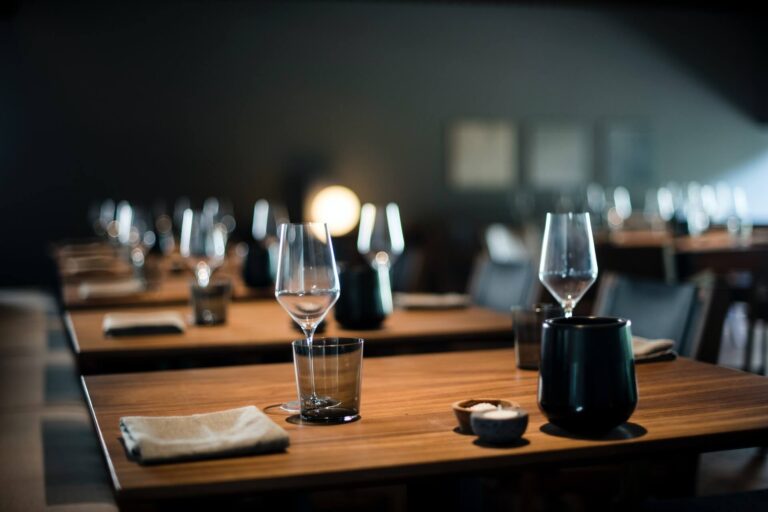 Ideias de Branding para Restaurantes e Bares - https://unsplash.com/photos/W0o4G4gOMAo